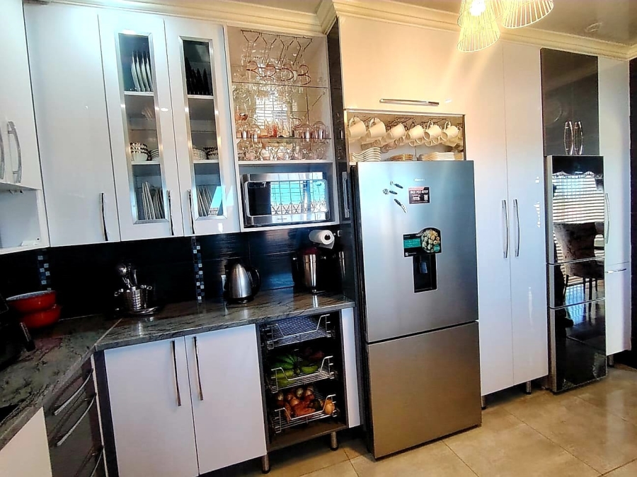 4 Bedroom Property for Sale in West Bank Eastern Cape